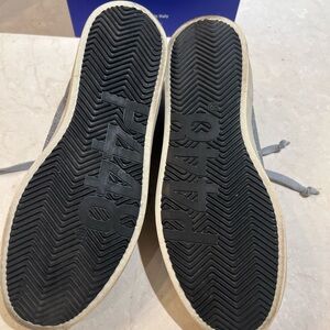 Gently worn in door for less than an hour.